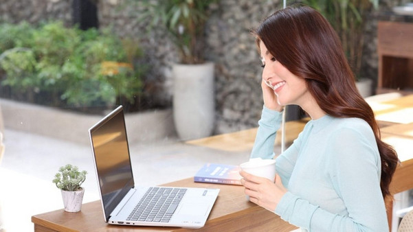 Học ngữ pháp HSK 2 bằng cách xem các đoạn hội thoại, phim ngắn, video,... có sử dụng cấu trúc ngữ pháp HSK 2 trong tình huống cụ thể