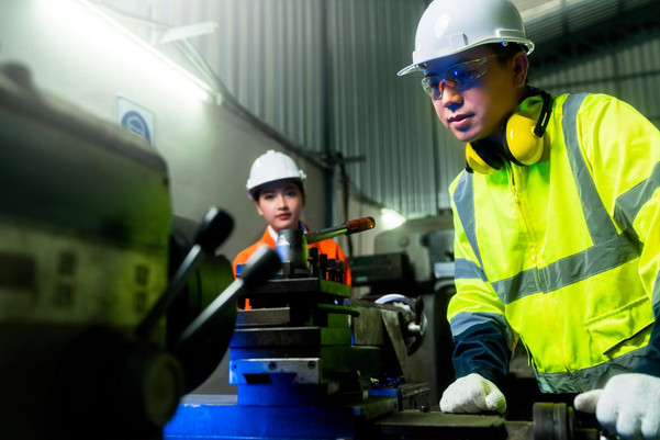 Những câu giao tiếp khác trong công xưởng không thể bỏ qua