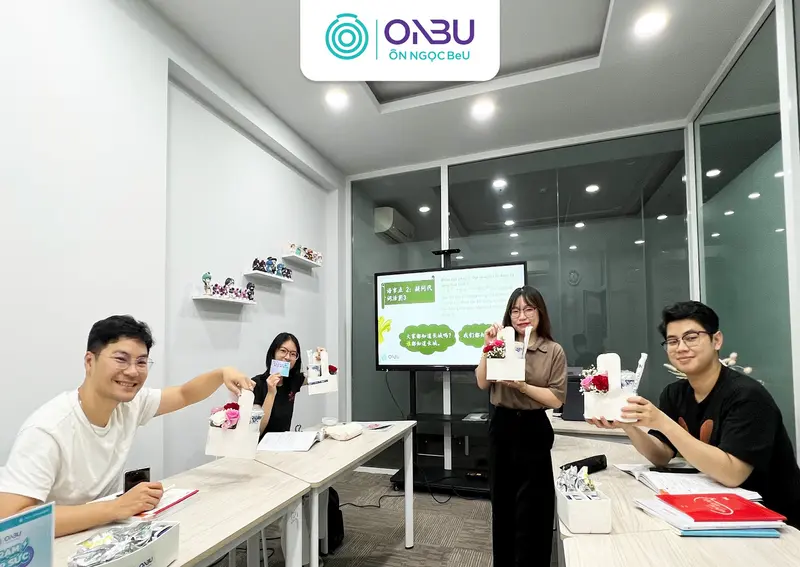 HỌC SÂU – HIỂU CHẮC – DÙNG LINH HOẠT cùng khóa học HSK 5 tại Học Viện Ôn Ngọc BeU